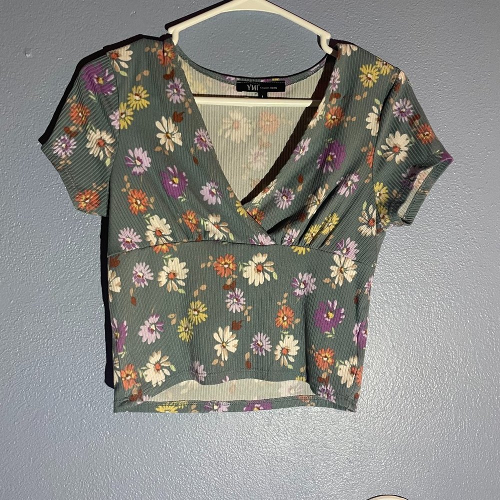 YMI Collection Ribbed Mint Green Floral V Neck Crop Top -  L